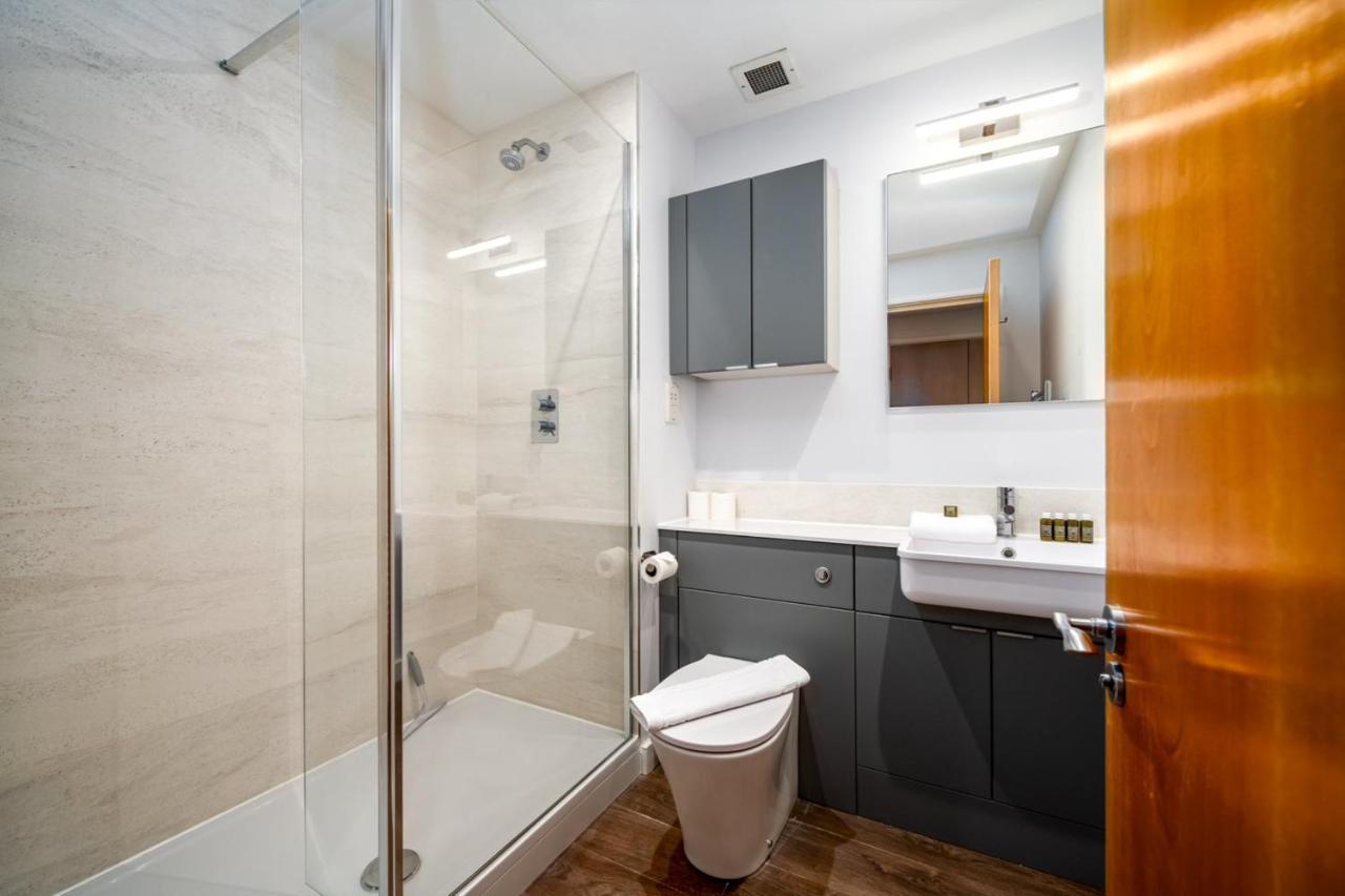 Modern & Spacious 2 Bedroom In Central Londen Buitenkant foto